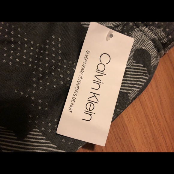 CALVIN KLEIN~Men’s grey camo lounge pants. Size M - Picture 5 of 12